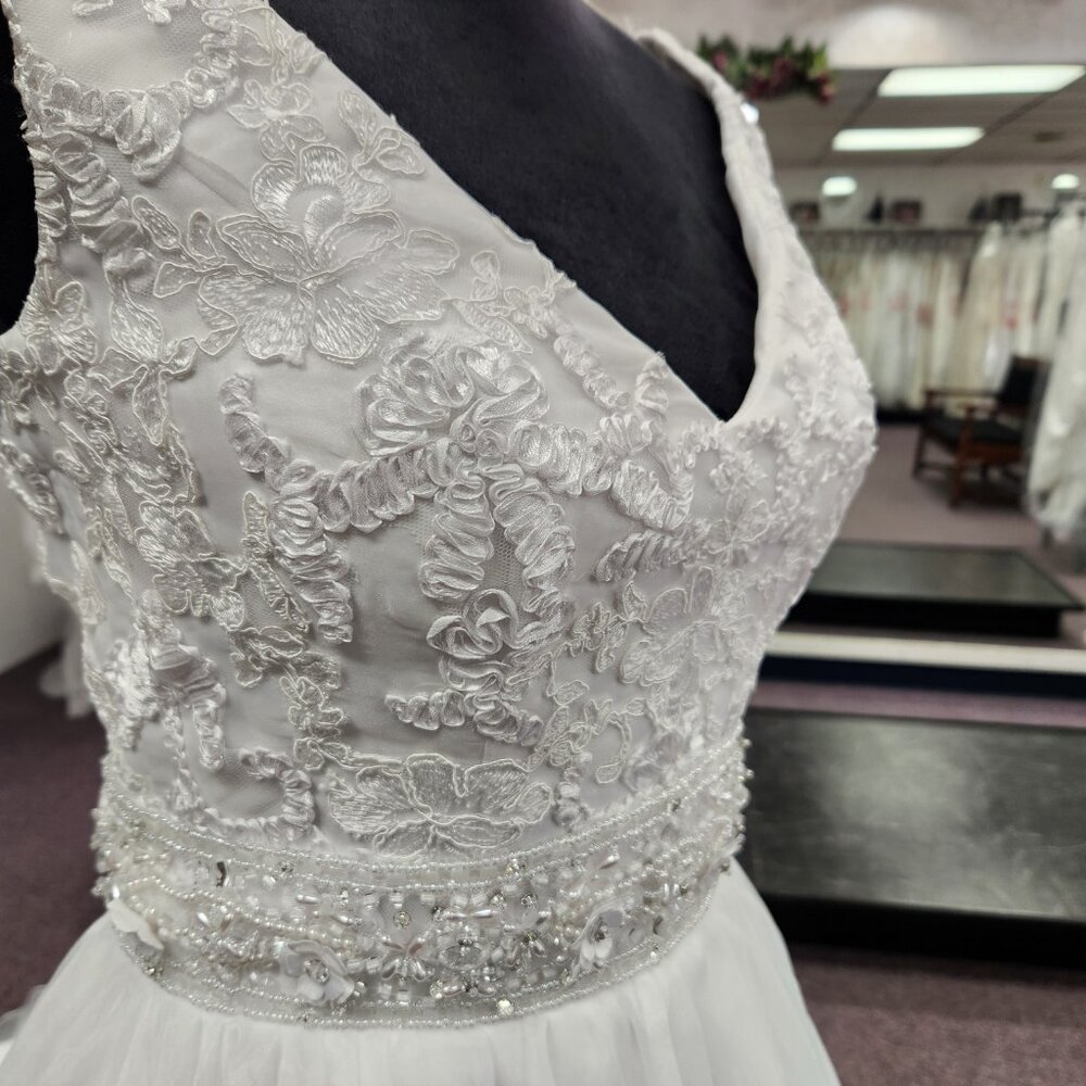 Mary's Bridal 6220 White Size 6 Bridal Gown/WeddingDress - Picture 4 of 9